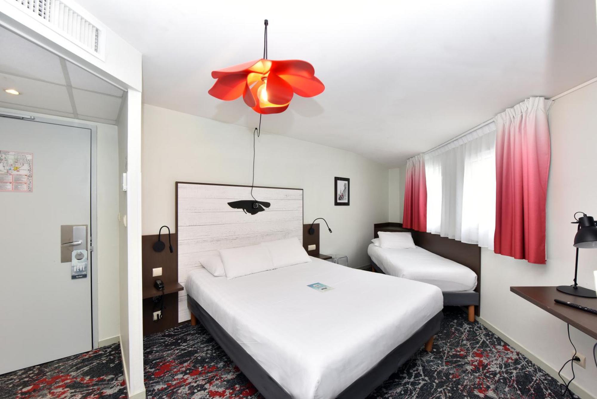 Hotel Kyriad La Rochelle Centre Ville Exterior photo