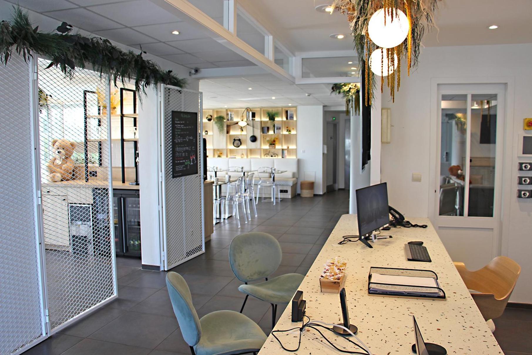 Hotel Kyriad La Rochelle Centre Ville Exterior photo